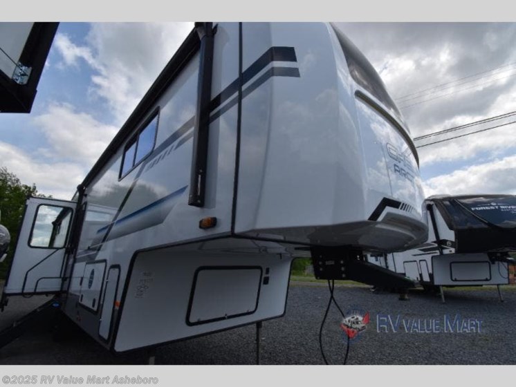 Email now about this 2025 Forest River Cherokee Arctic Wolf Suite 3250SUITE! New 2025 Forest River Cherokee Arctic Wolf Suite 3250SUITE available in Franklinville, North Carolina