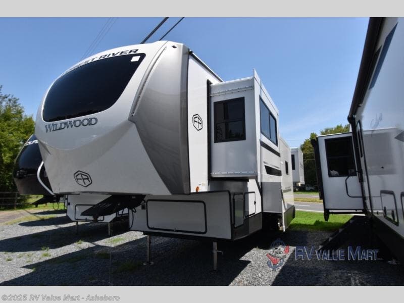 Contact us now about this 2026 Forest River Wildwood Heritage Glen Elite Series 36FL! 2026 Wildwood Heritage Glen Elite Series 36FL by Forest River from RV Value Mart - Asheboro in Franklinville, North Carolina