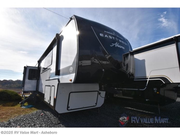 Email now about this 2026 East to West Ahara 395FB! New 2026 East to West Ahara 395FB available in Franklinville, North Carolina