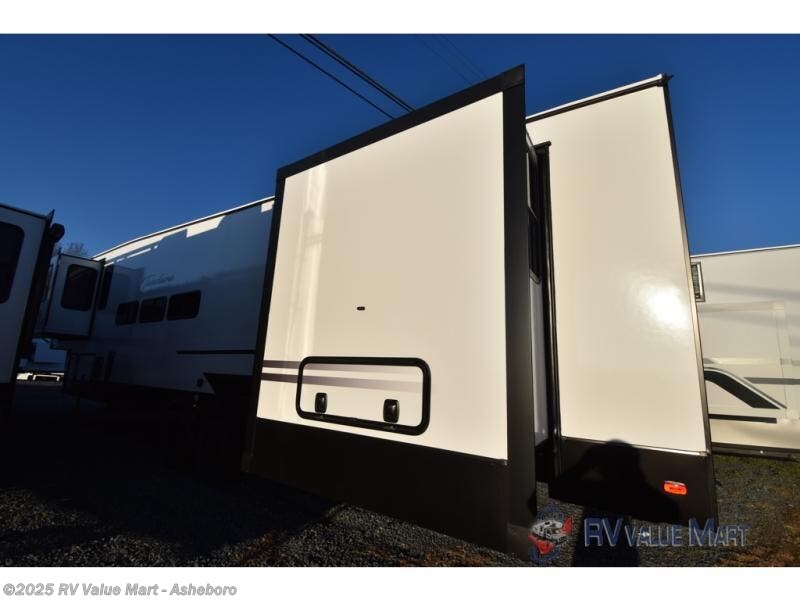 New 2026 East to West Tandara 390FL available in Franklinville, North Carolina