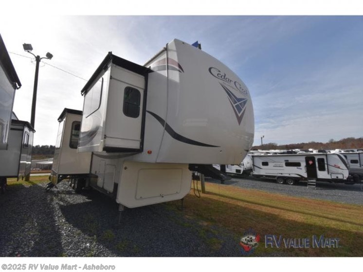 Email now about this 2019 Forest River Cedar Creek Silverback 37RTH! Used 2019 Forest River Cedar Creek Silverback 37RTH available in Franklinville, North Carolina