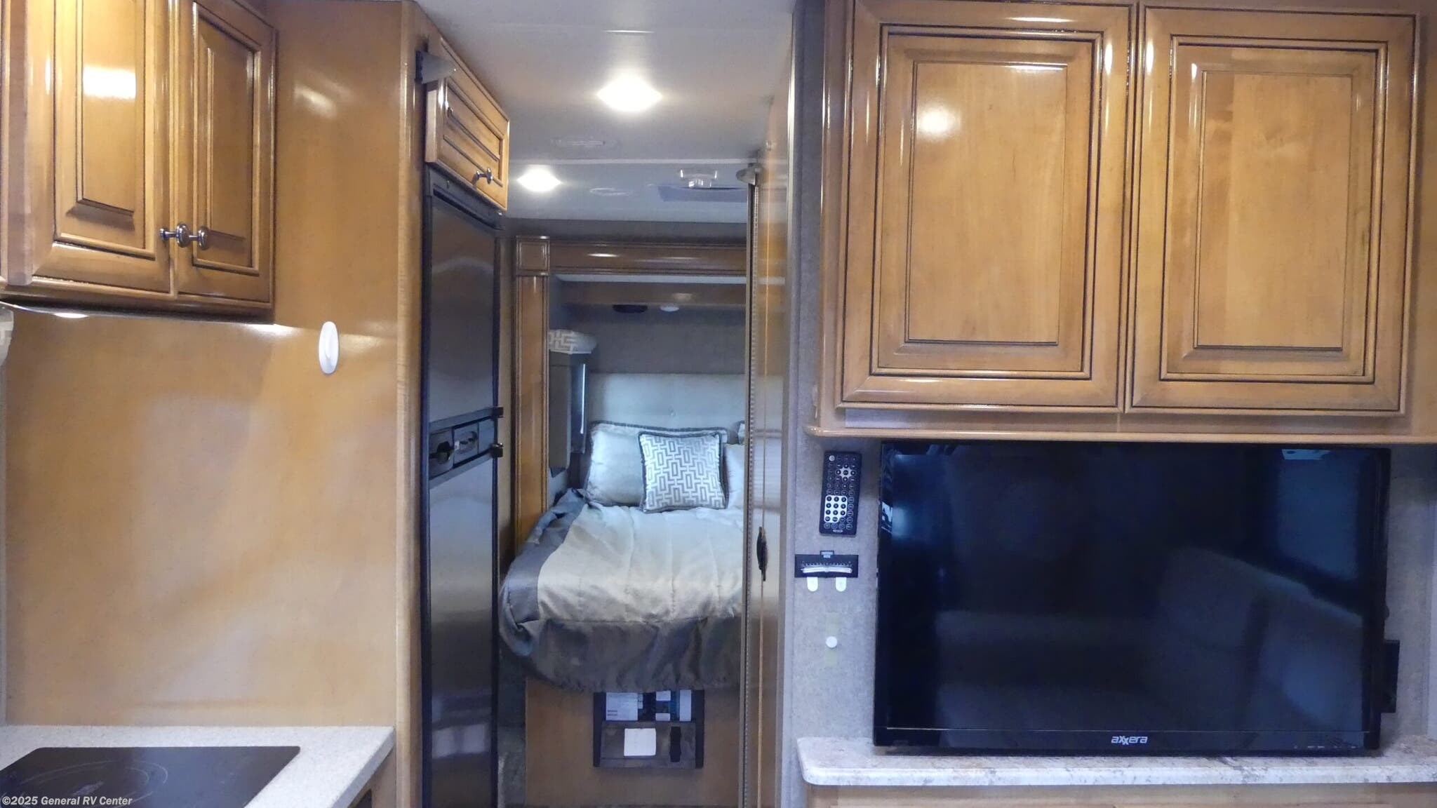 Call now about this 2018 Thor Motor Coach Synergy SP24! 2018 Thor Motor Coach Synergy SP24 - Used Class C For Sale by General RV Center in West Chester, Pennsylvania
