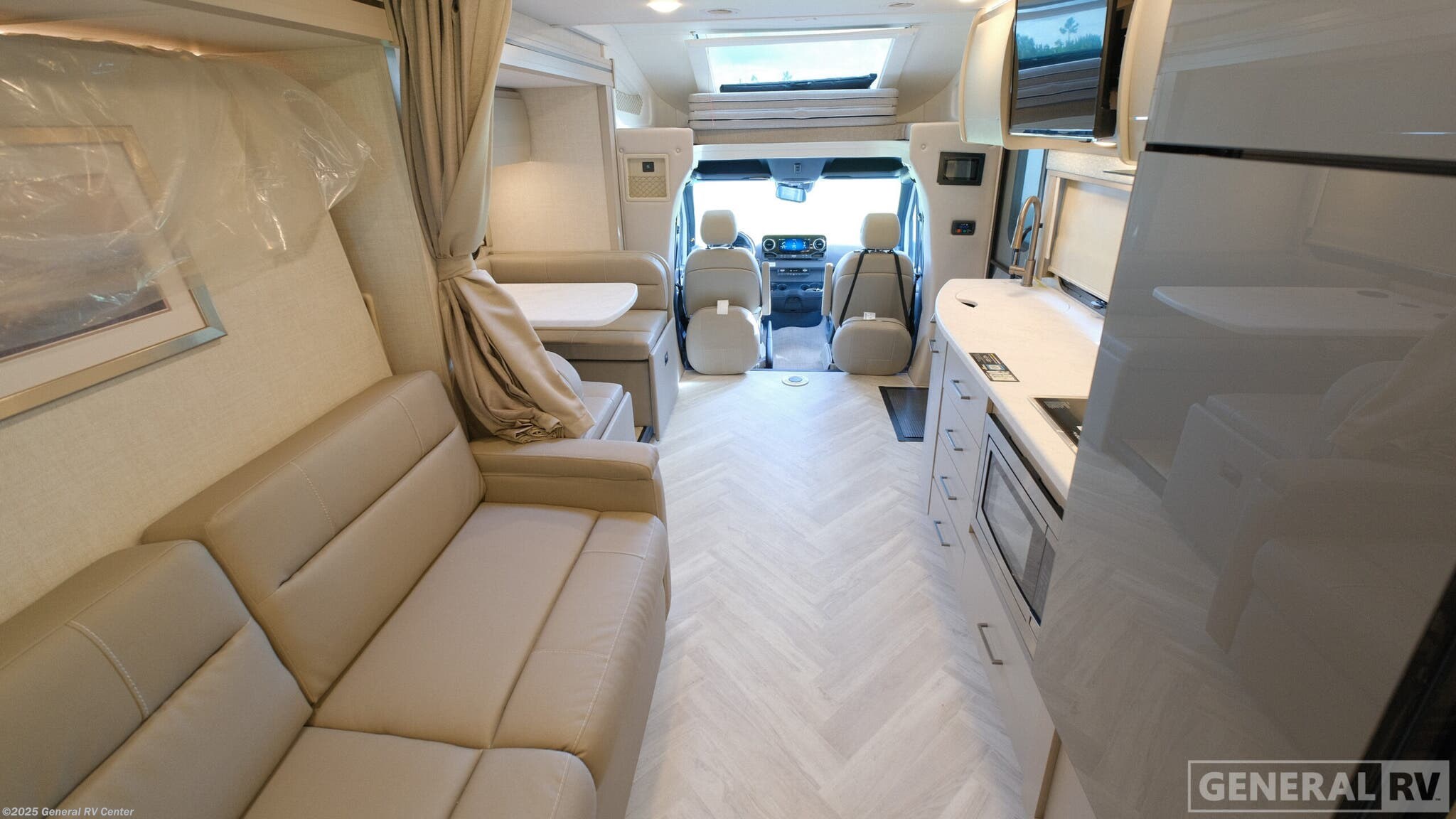 New 2025 Thor Motor Coach Tiburon 24FB-DG available in Fort Pierce, Florida