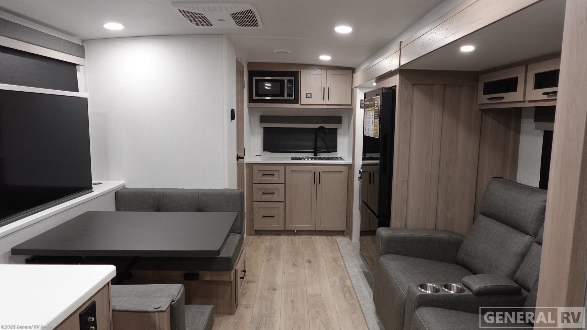 Call now about this 2026 Forest River Rockwood 2522FB! 2026 Forest River Rockwood 2522FB - New Travel Trailer For Sale by General RV Center in Fort Pierce, Florida
