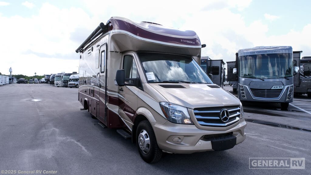 Email now about this 2017 Dynamax Corp ISATA 24FW! Used 2017 Dynamax Corp ISATA 24FW available in Fort Pierce, Florida