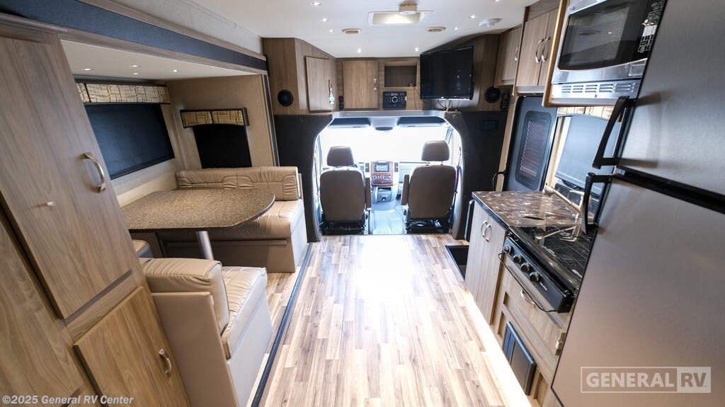 Used 2017 Dynamax Corp ISATA 24FW available in Fort Pierce, Florida