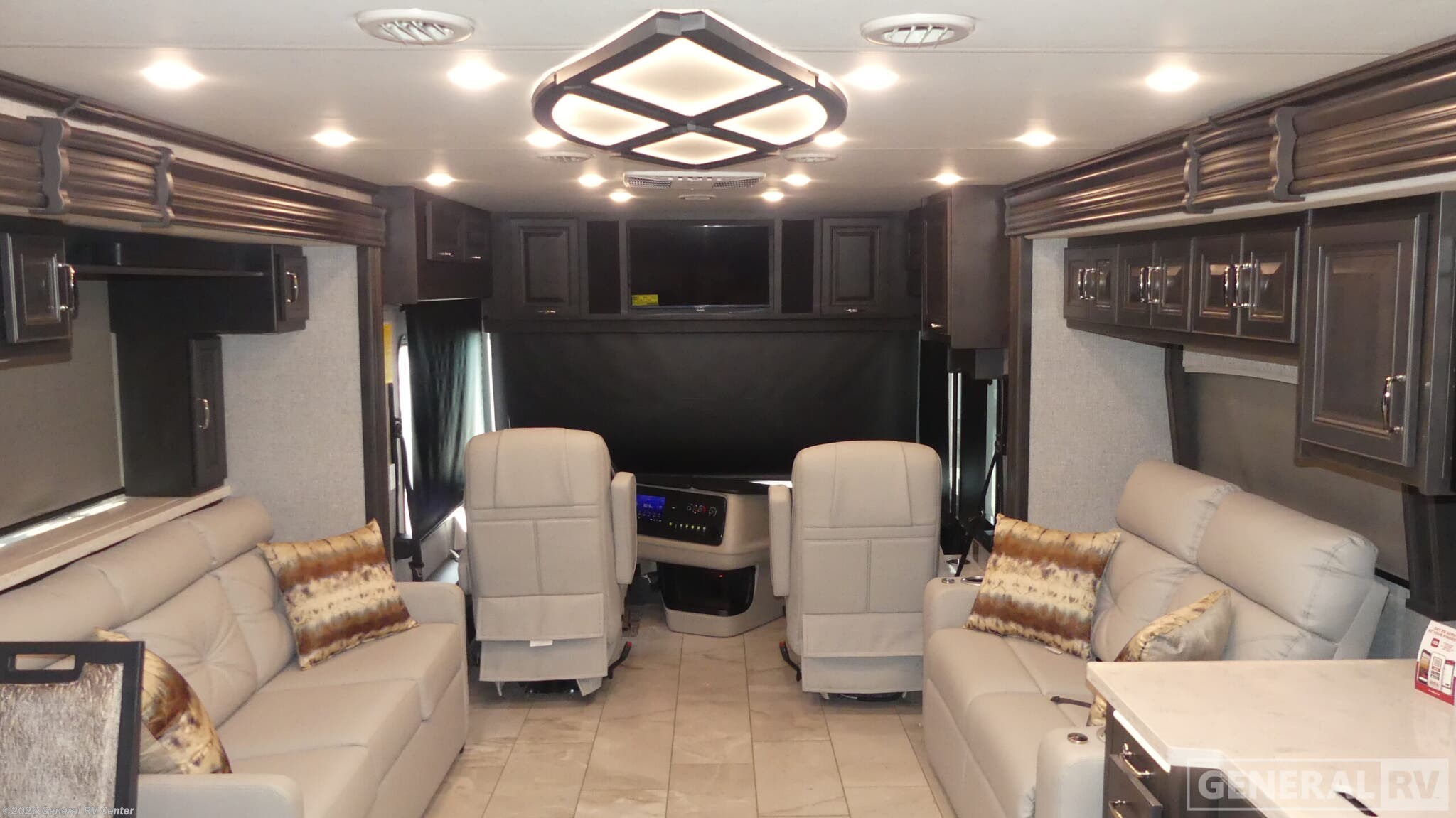 New 2026 Holiday Rambler Endeavor 38W available in Fort Pierce, Florida
