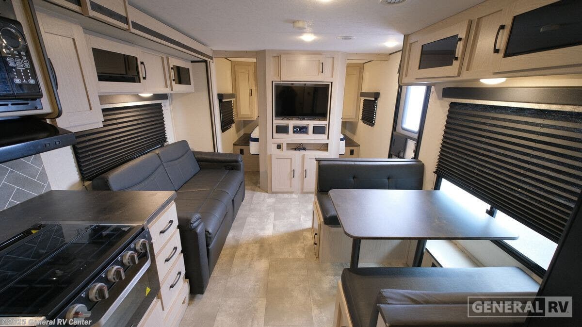 Used 2023 Coachmen Apex 251RBK available in Fort Pierce, Florida