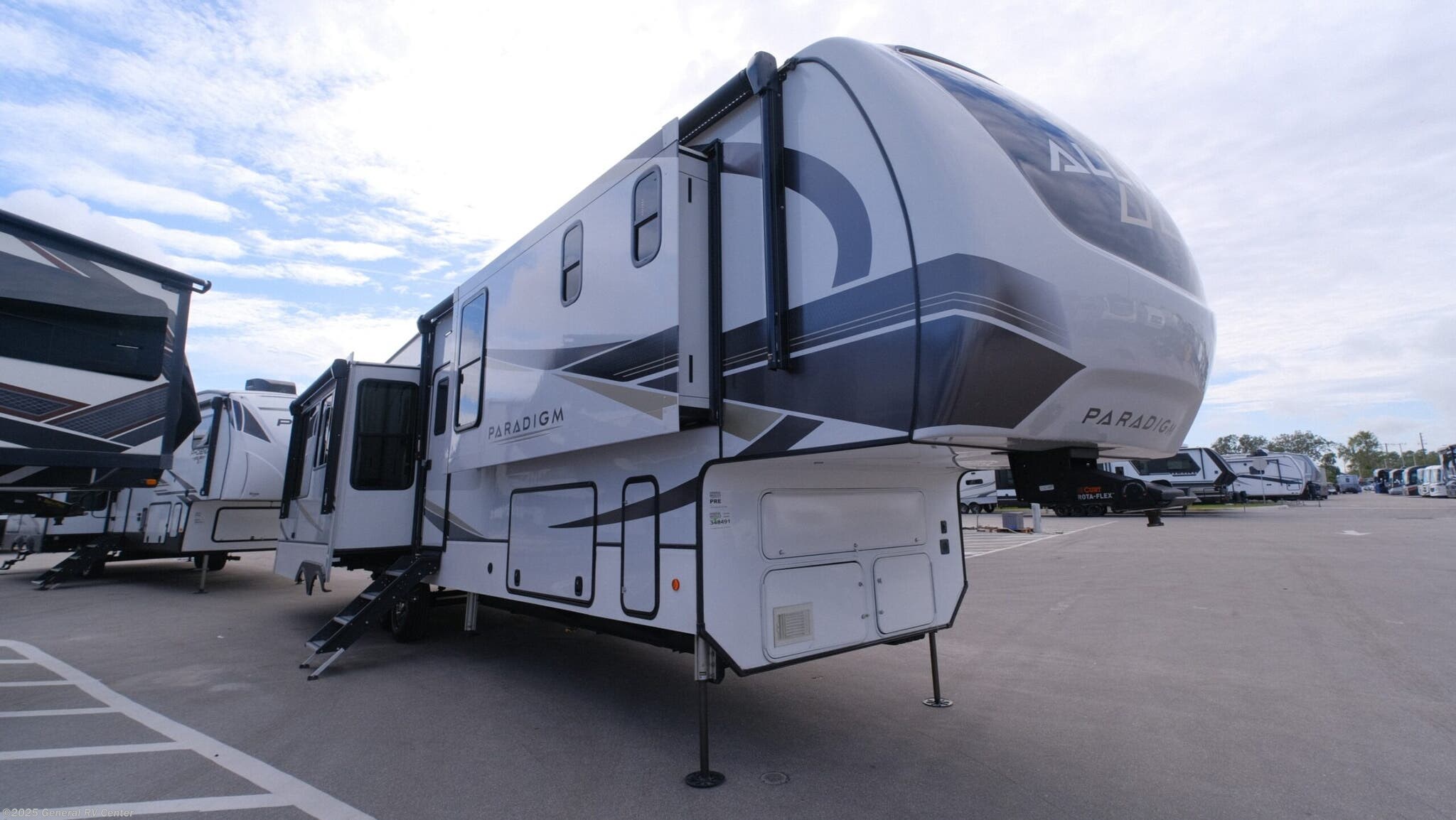 Email now about this 2024 Alliance RV Paradigm 382RK! Used 2024 Alliance RV Paradigm 382RK available in Fort Pierce, Florida