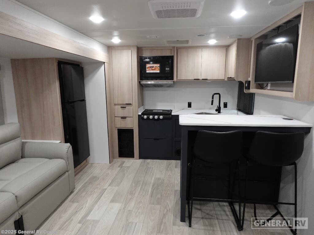 New 2025 Winnebago Minnie 2730FK available in Fort Myers, Florida