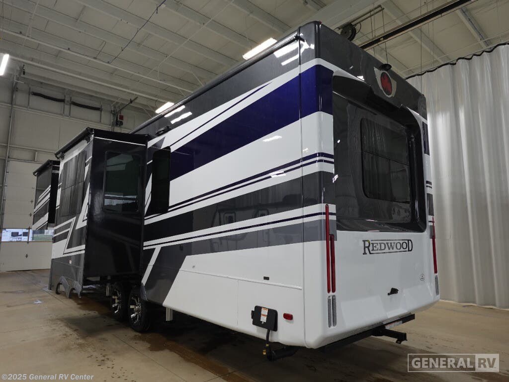 New 2025 CrossRoads Redwood 401LK available in Fort Myers, Florida