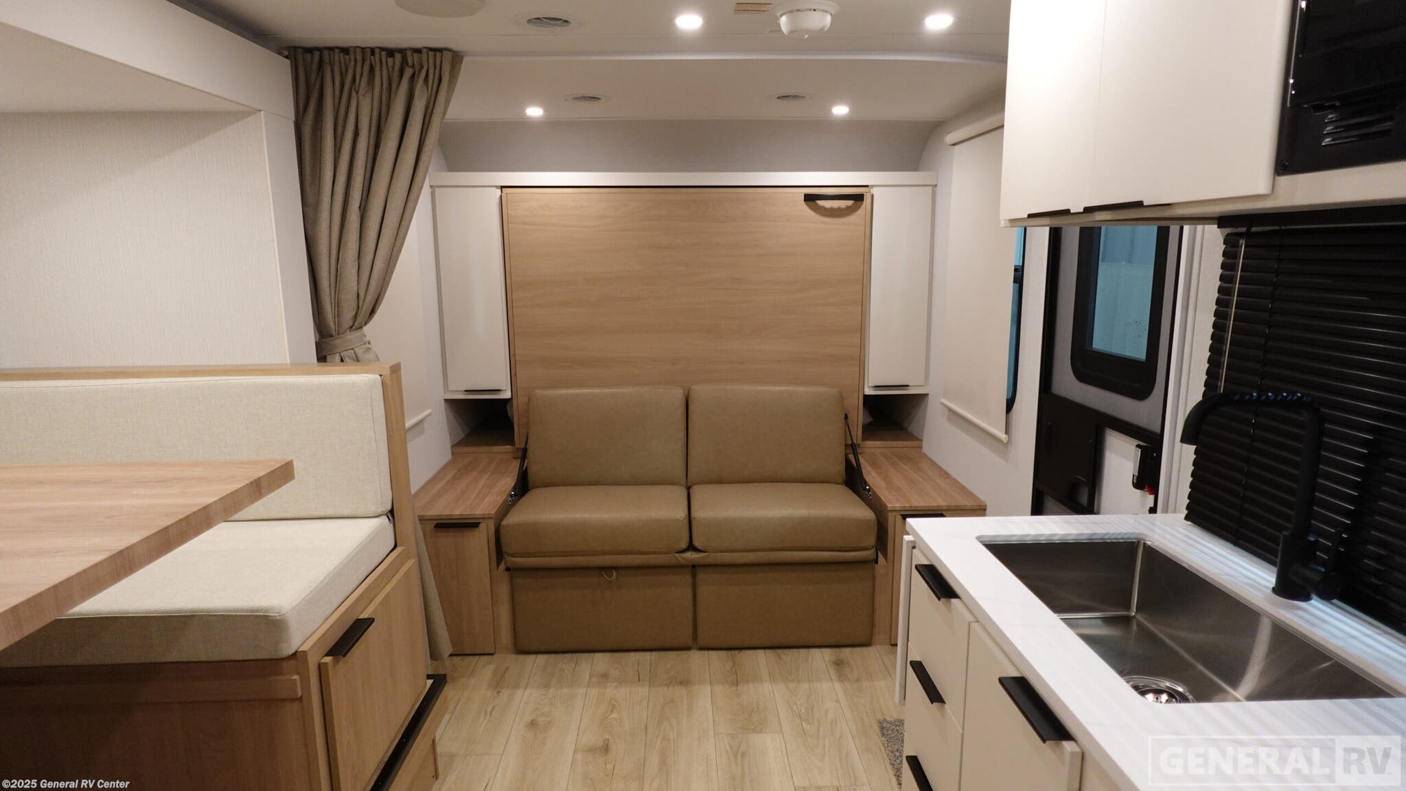 New 2026 Winnebago Micro Minnie 2108DS available in Fort Myers, Florida