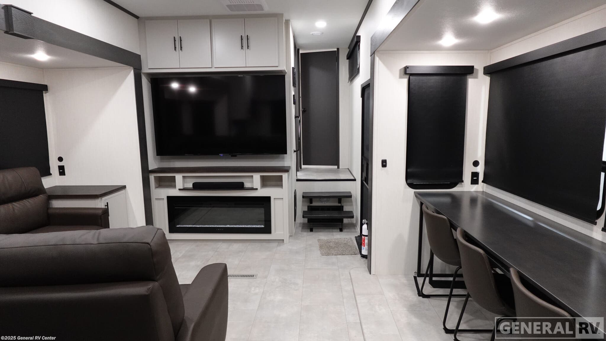 New 2026 Prime Time Crusader KING33 available in Fort Myers, Florida