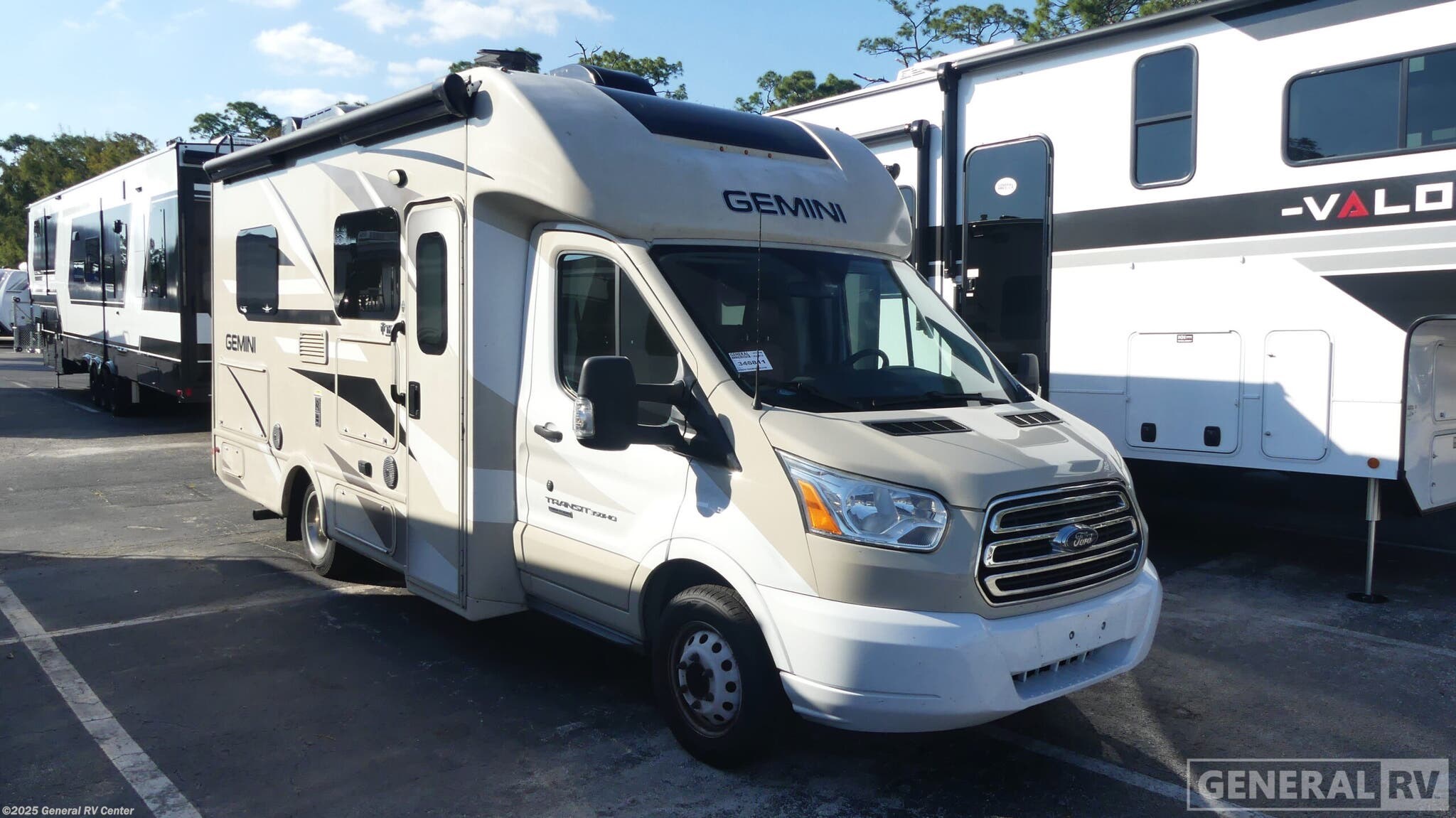 Email now about this 2017 Thor Motor Coach Gemini 23TK! Used 2017 Thor Motor Coach Gemini 23TK available in Fort Myers, Florida