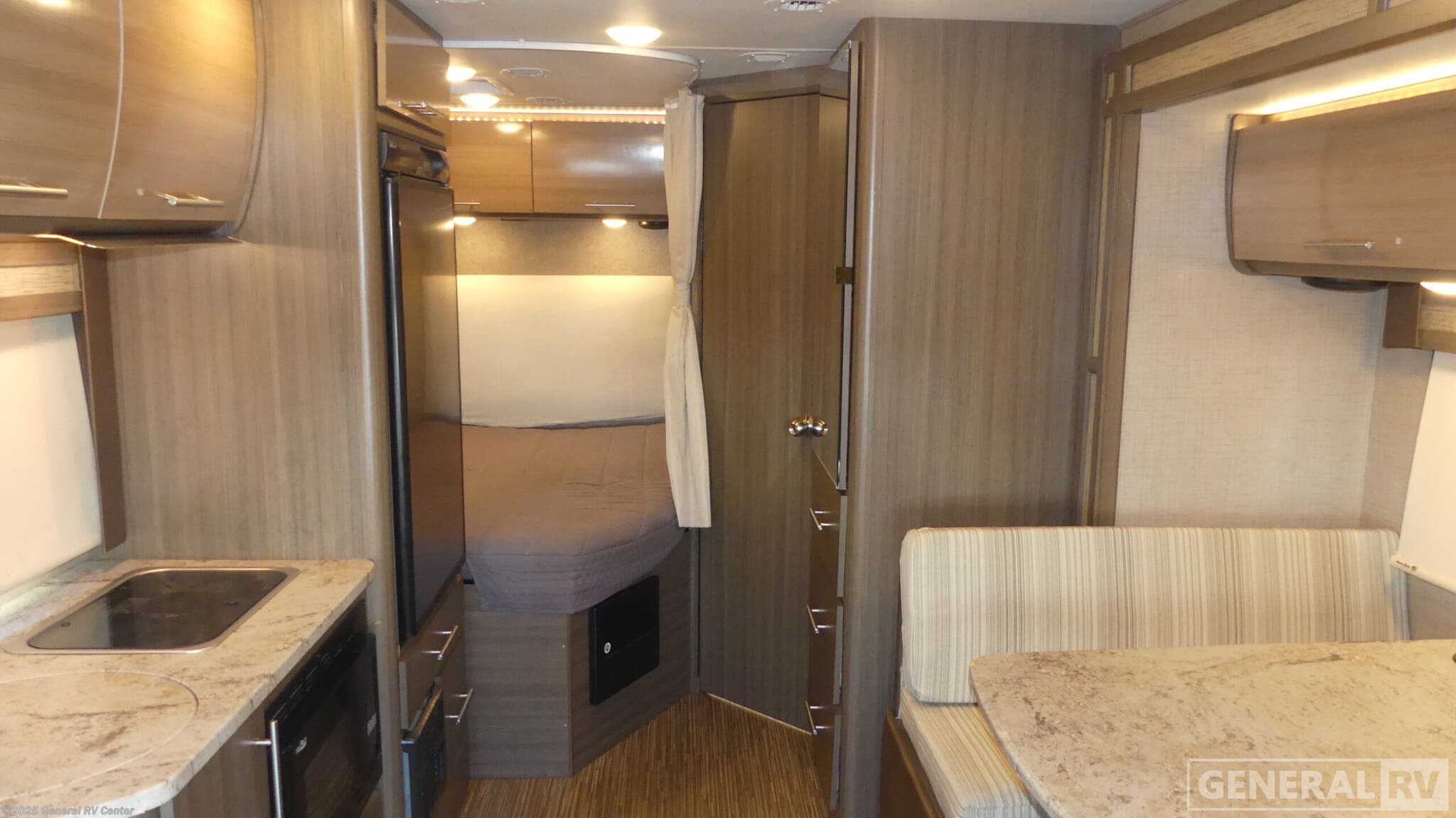 Call now about this 2017 Thor Motor Coach Gemini 23TK! 2017 Thor Motor Coach Gemini 23TK - Used Class C For Sale by General RV Center in Fort Myers, Florida