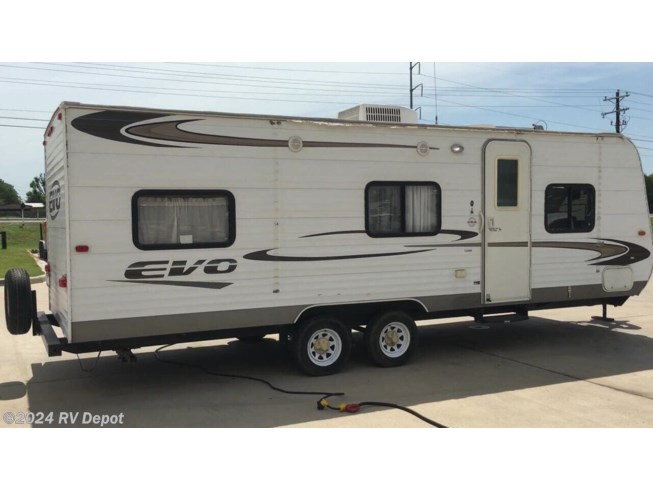 2013 Forest River EVO T1860 - Used Travel Trailer For Sale by RV Depot in Cleburne , Texas
