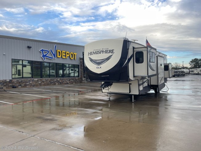 Used 2020 Forest River Salem HEMISPHERE GLX378FL available in Cleburne , Texas