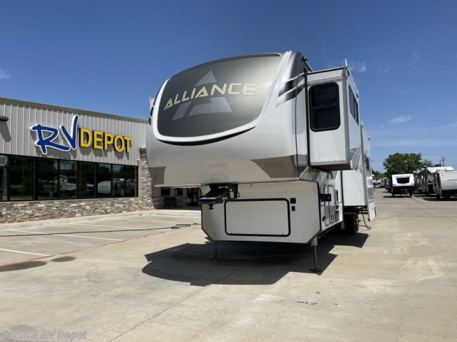 Used 2021 Skyline Alliance PARADIGM 385FL available in Cleburne , Texas