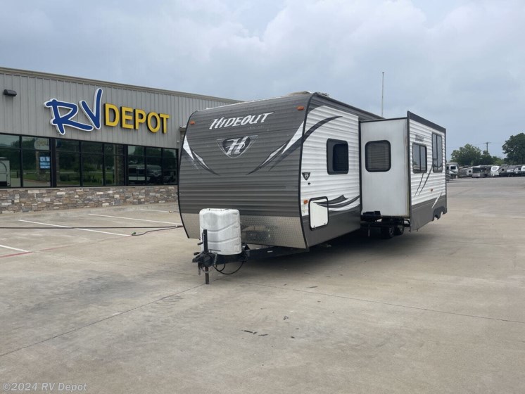 Used 2015 Keystone Hideout 27DBS available in Cleburne, Texas