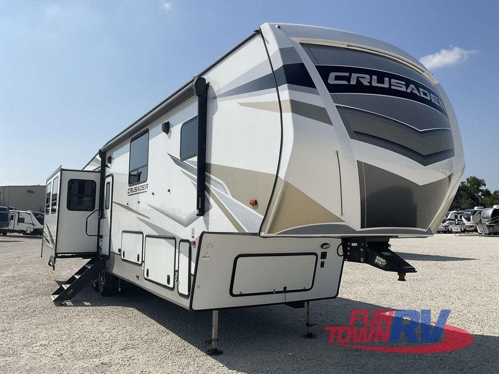 Contact us now about this 2023 Prime Time Crusader 382MBH! 2023 Crusader 382MBH by Prime Time from Fun Town RV - Fairfield in Fairfield, Texas