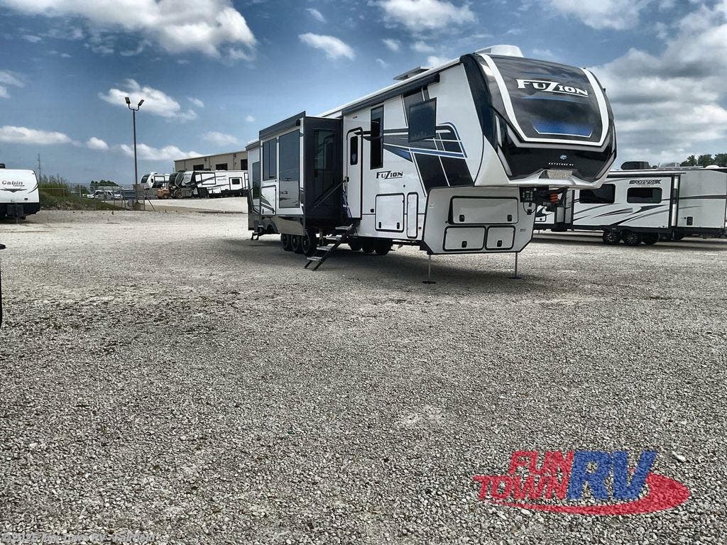 Email now about this 2025 Keystone Fuzion 440! New 2025 Keystone Fuzion 440 available in Fairfield, Texas