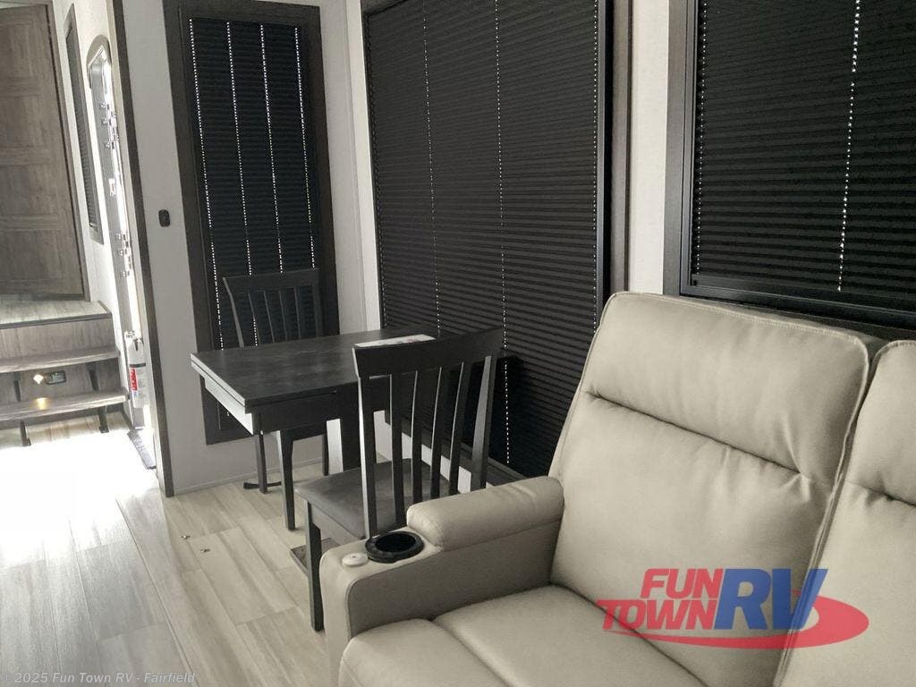 Contact us now about this 2025 Keystone Fuzion 440! 2025 Fuzion 440 by Keystone from Fun Town RV - Fairfield in Fairfield, Texas