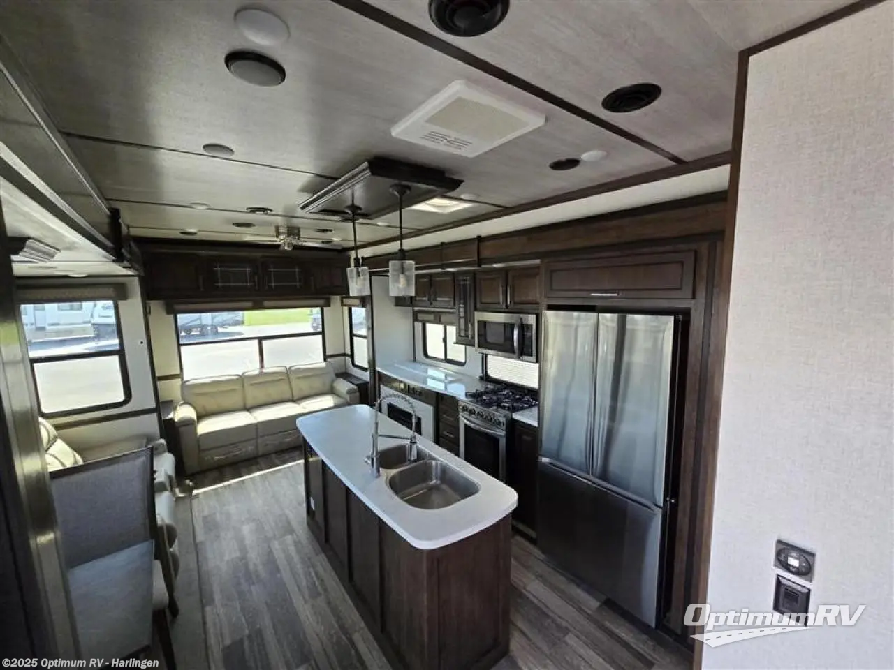 Used 2022 Dutchmen Yukon 320RL available in La Feria, Texas