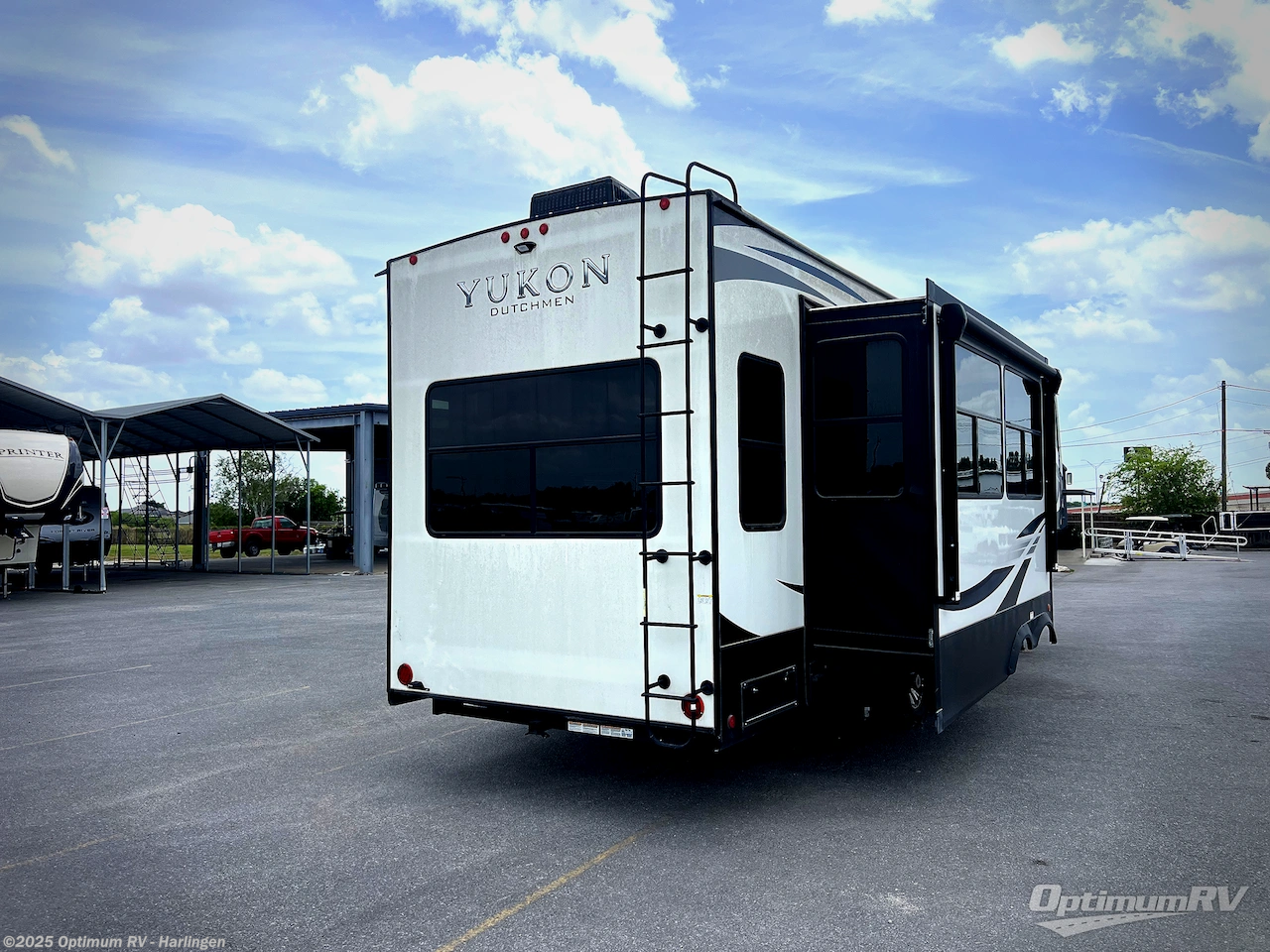 Call now about this 2022 Dutchmen Yukon 320RL! 2022 Dutchmen Yukon 320RL - Used Fifth Wheel For Sale by Optimum RV - Harlingen in La Feria, Texas features Awning, Slideout