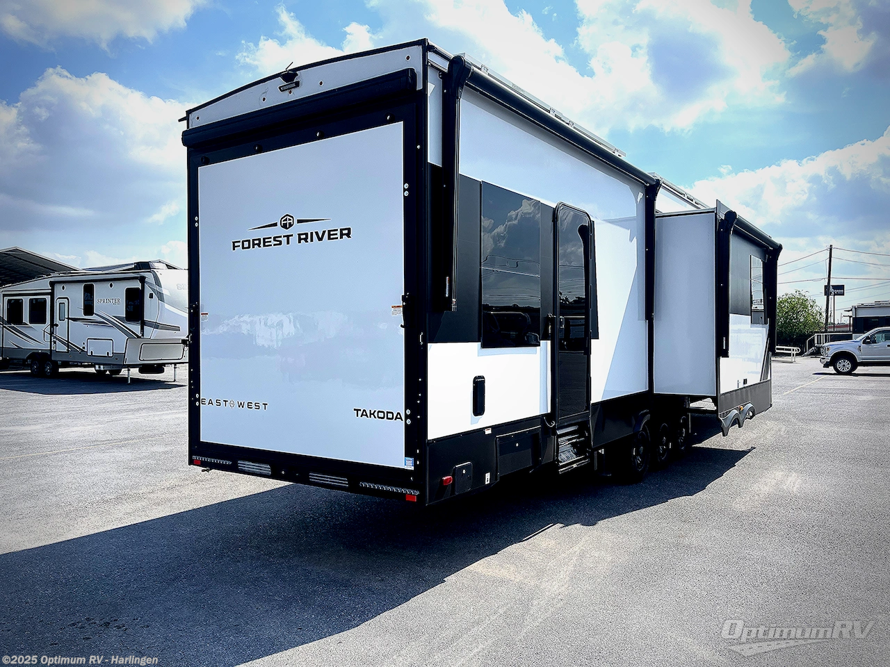 Contact us now about this 2025 East to West Takoda 399TH! 2025 Takoda 399TH by East to West from Optimum RV - Harlingen in La Feria, Texas