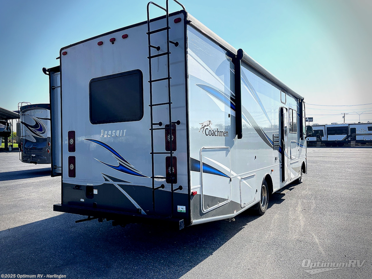 Call now about this 2021 Coachmen Pursuit 31BH! 2021 Coachmen Pursuit 31BH - Used Class A For Sale by Optimum RV - Harlingen in La Feria, Texas features Slideout, Awning