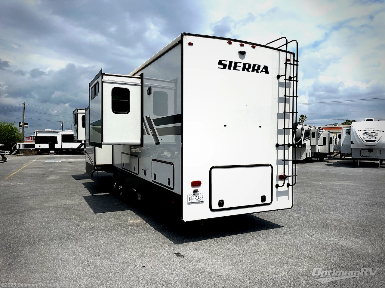 Used 2022 Forest River Sierra 391FLRB available in La Feria, Texas
