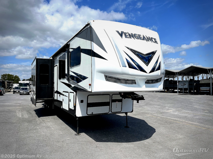 Email now about this 2019 Forest River Vengeance Touring Edition 381L12-6! Used 2019 Forest River Vengeance Touring Edition 381L12-6 available in La Feria, Texas