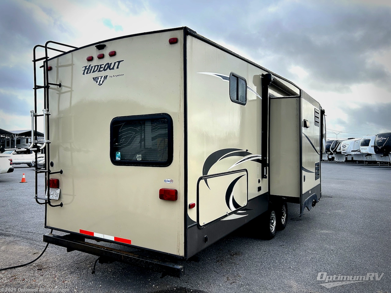 Contact us now about this 2017 Keystone Hideout 298BHDS! 2017 Hideout 298BHDS by Keystone from Optimum RV - Harlingen in La Feria, Texas