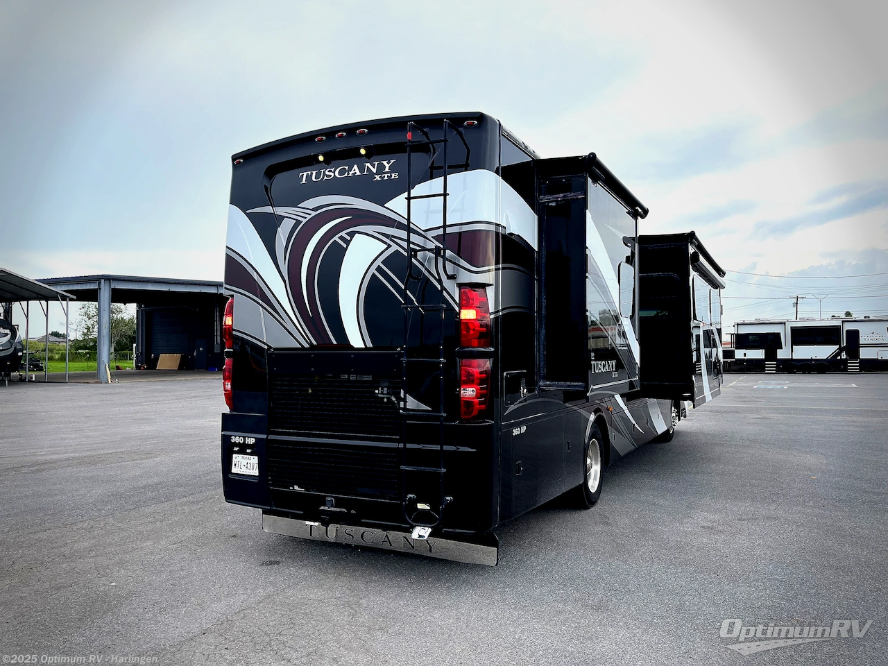 Call now about this 2016 Thor Tuscany XTE 36MQ! 2016 Thor Tuscany XTE 36MQ - Used Class A For Sale by Optimum RV - Harlingen in La Feria, Texas features Slideout