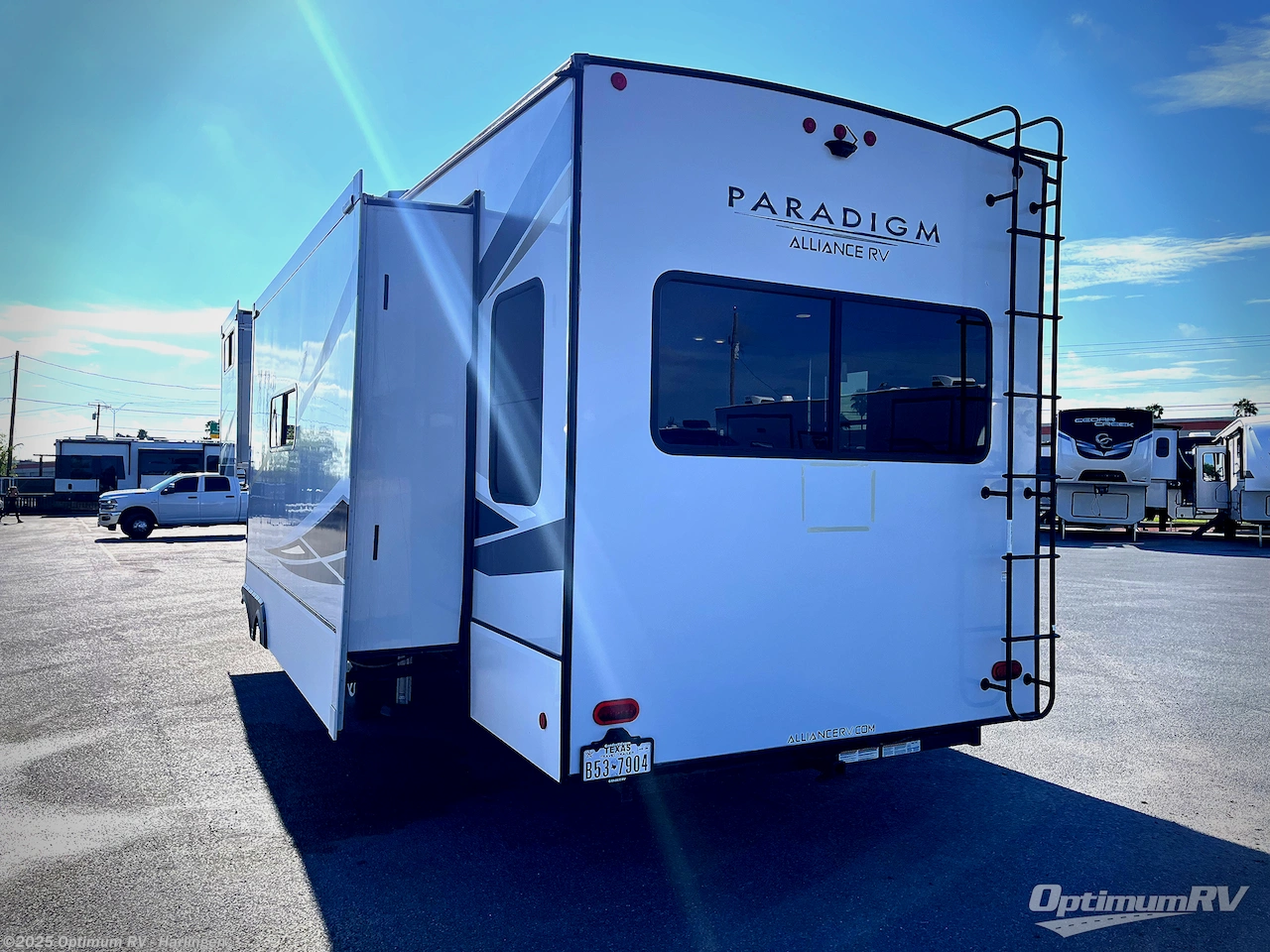 Contact us now about this 2021 Skyline Alliance Paradigm 370FB! 2021 Alliance Paradigm 370FB by Skyline from Optimum RV - Harlingen in La Feria, Texas