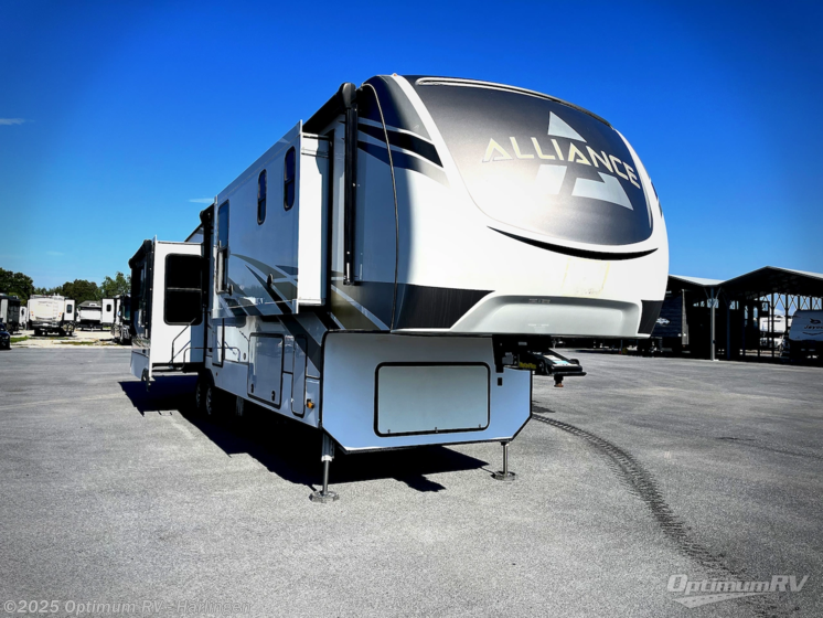 Email now about this 2021 Skyline Alliance Paradigm 370FB! Used 2021 Skyline Alliance Paradigm 370FB available in La Feria, Texas