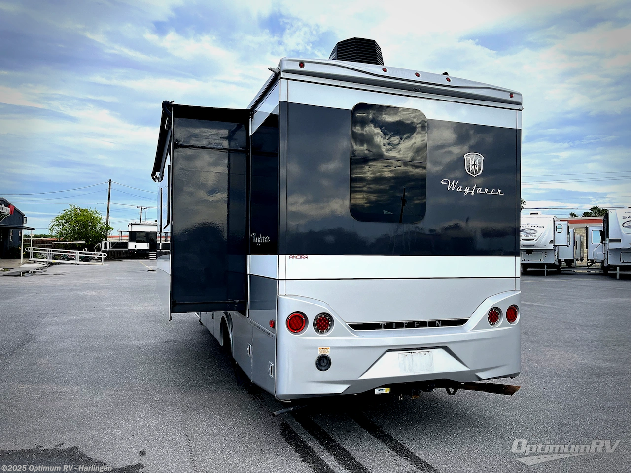 Contact us now about this 2020 Tiffin Wayfarer 25RW! 2020 Wayfarer 25RW by Tiffin from Optimum RV - Harlingen in La Feria, Texas
