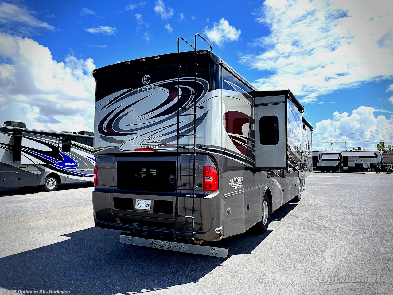 Call now about this 2017 Tiffin Allegro Red 38QRA! 2017 Tiffin Allegro Red 38QRA - Used Class A For Sale by Optimum RV - Harlingen in La Feria, Texas features Slideout