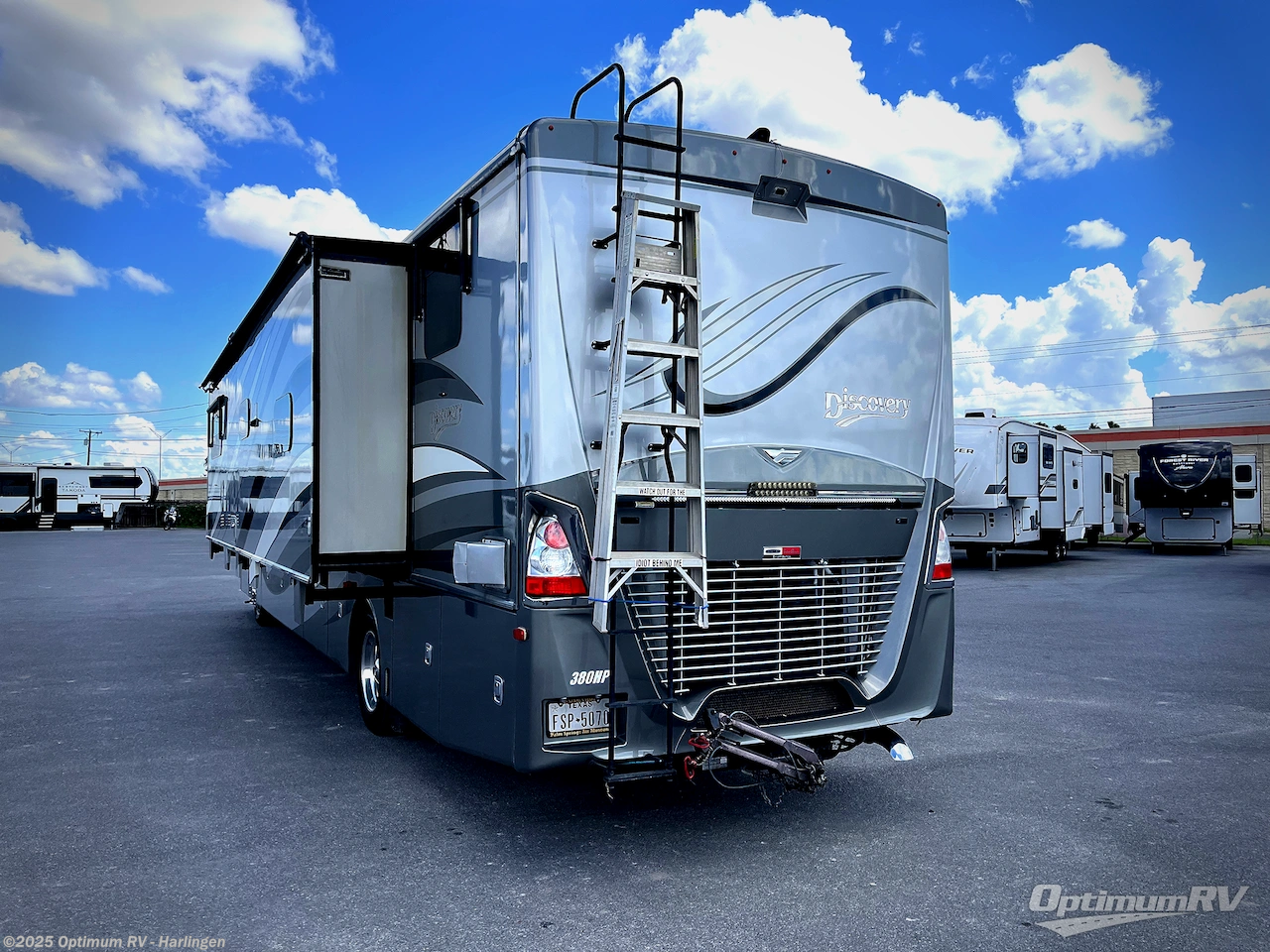 Contact us now about this 2015 Fleetwood Discovery 40E! 2015 Discovery 40E by Fleetwood from Optimum RV - Harlingen in La Feria, Texas