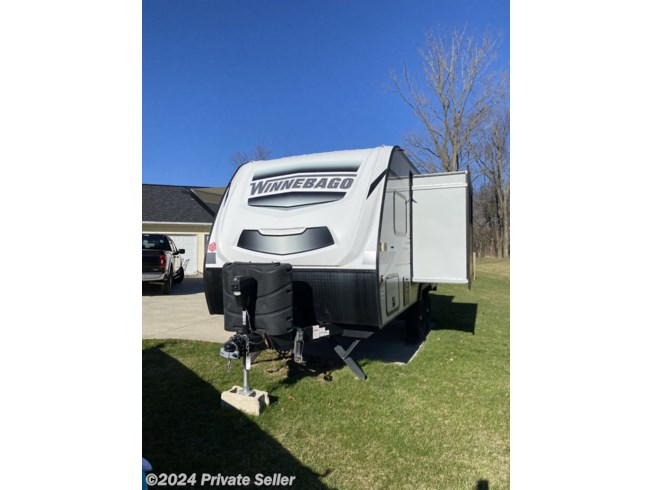 2021 Winnebago Micro Minnie 1808FBS - Used Travel Trailer For Sale by Rachell in PIONEER, Ohio