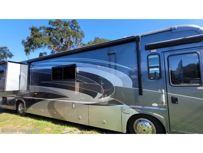 2010 Winnebago Meridian 39N - Used Class A For Sale by Village RV in St. Augustine, Florida