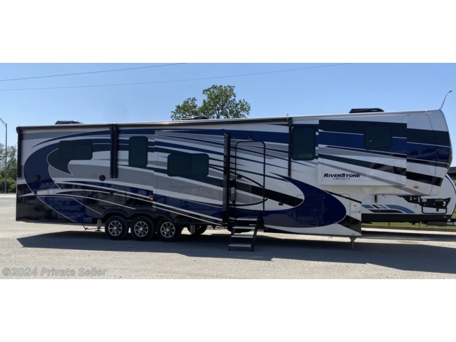 2021 Forest River Riverstone Legacy 42FSKG - Used Toy Hauler For Sale by Wes in Princeton, Texas