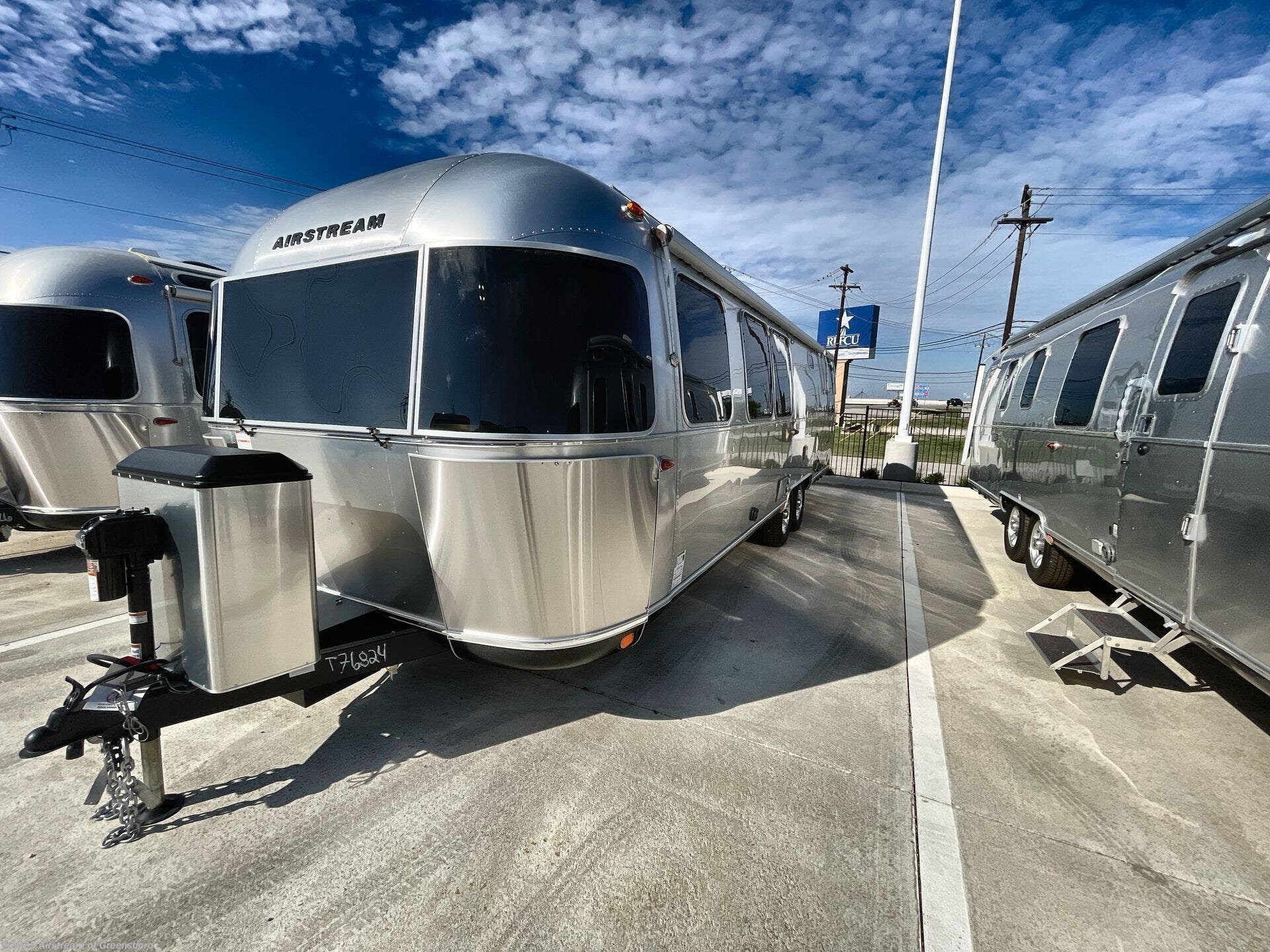Email now about this 2025 Airstream Classic 30RB! New 2025 Airstream Classic 30RB available in Colfax, North Carolina