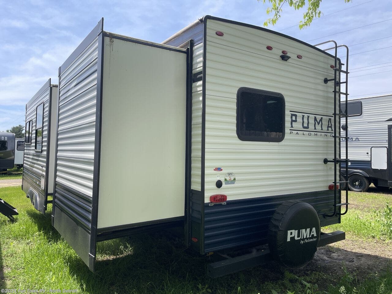 New 2024 Palomino Puma 32BHQS available in North Branch, Michigan