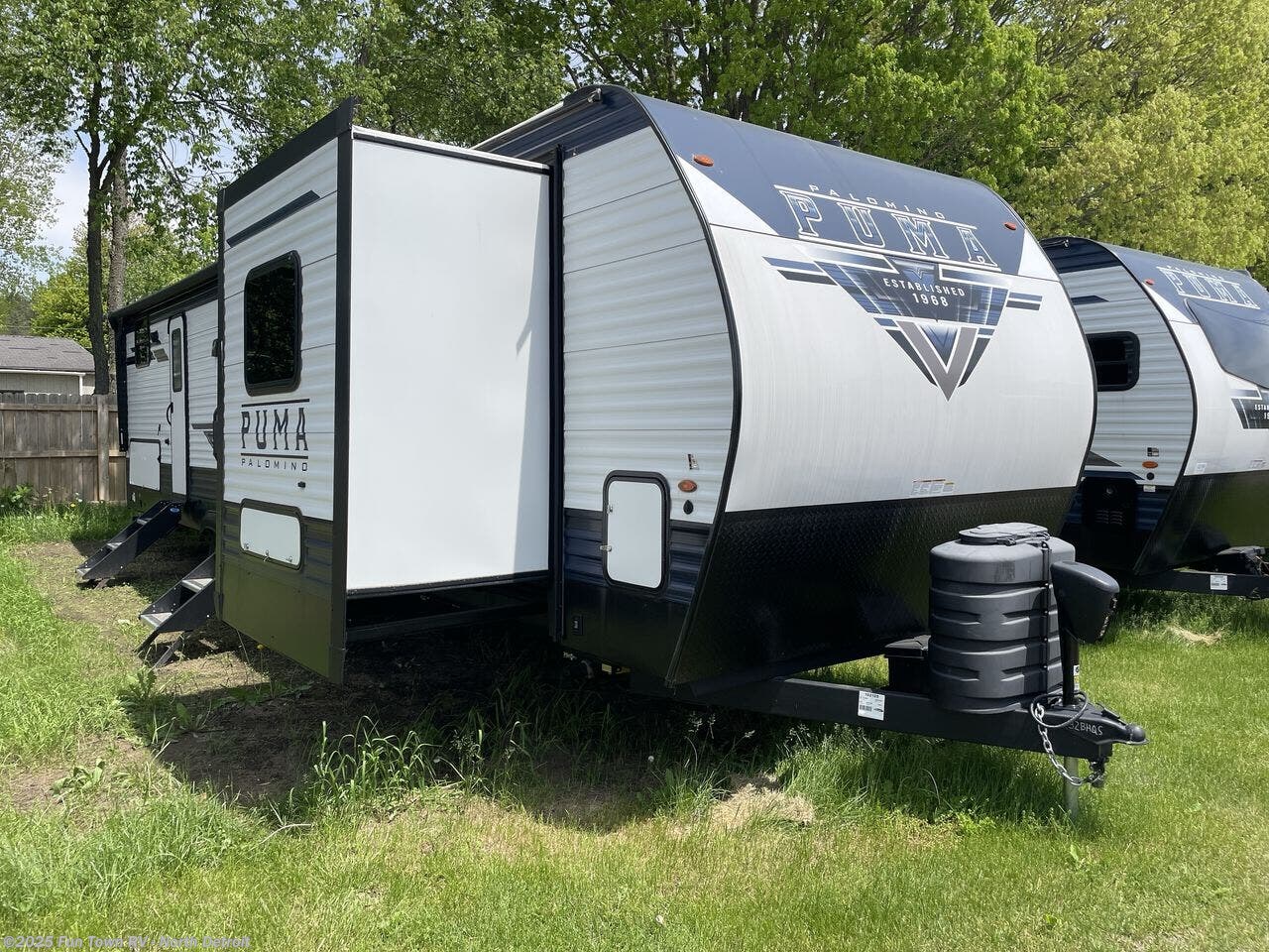 Call now about this 2024 Palomino Puma 32BHQS! 2024 Palomino Puma 32BHQS - New Travel Trailer For Sale by Fun Town RV - North Detroit in North Branch, Michigan