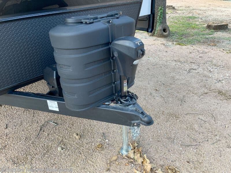 Contact us now about this 2024 Forest River Rockwood Signature 8338DB! 2024 Rockwood Signature 8338DB by Forest River from Fun Town RV - North Detroit in North Branch, Michigan