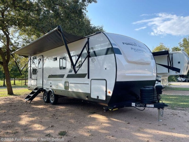 Email now about this 2025 Palomino Solaire ULTRA LITE 2430BHS! New 2025 Palomino Solaire ULTRA LITE 2430BHS available in North Branch, Michigan