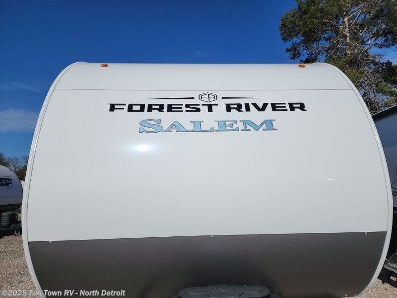 Call now about this 2025 Forest River Salem 28VIEWX! 2025 Forest River Salem 28VIEWX - New Travel Trailer For Sale by Fun Town RV - North Detroit in North Branch, Michigan