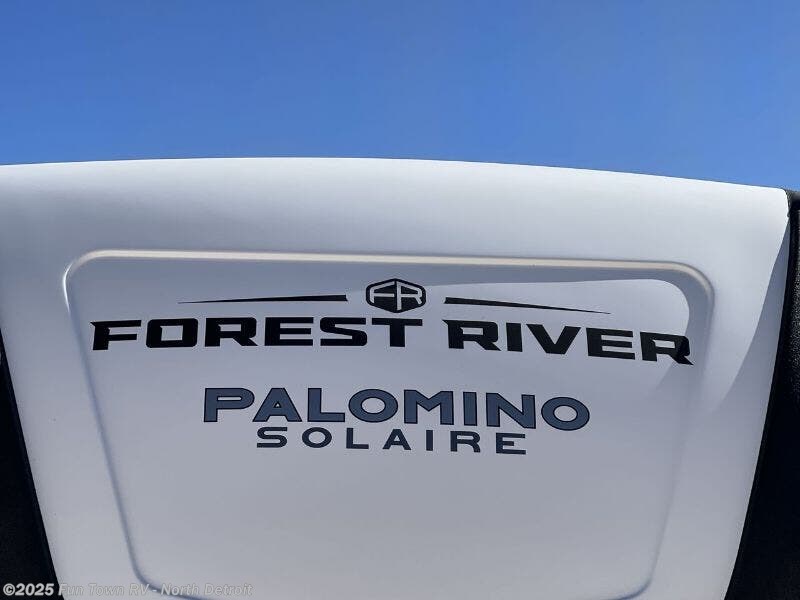 Call now about this 2025 Palomino Solaire ULTRA LITE 3060RKTS! 2025 Palomino Solaire ULTRA LITE 3060RKTS - New Travel Trailer For Sale by Fun Town RV - North Detroit in North Branch, Michigan