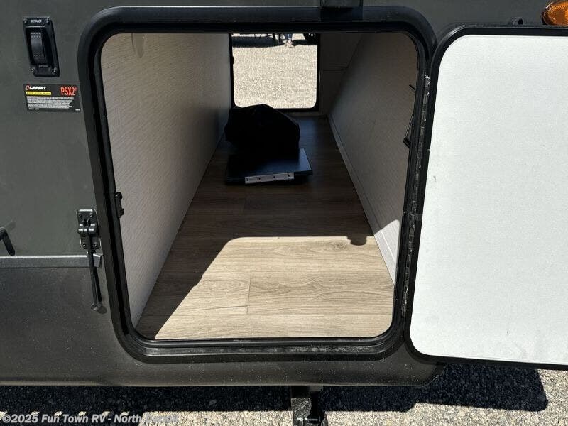 New 2025 Palomino Solaire ULTRA LITE 2580RBSS available in North Branch, Michigan